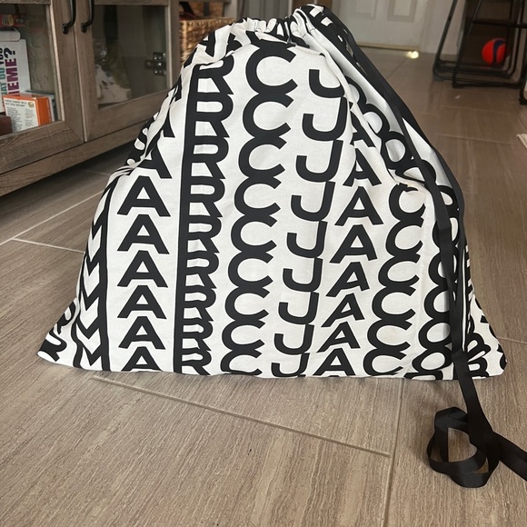 Marc Jacob’s monogram medium tote bag - Picture 5 of 5